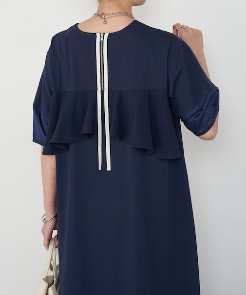 バックラッフルワンピース