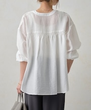 バックギャザーシアーシャツ