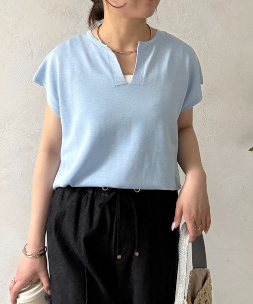 キーネックフレンチニット