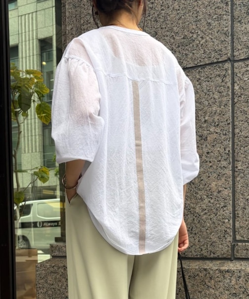 シアーバックラインブラウス
