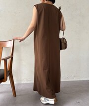 バックピンタックワンピース