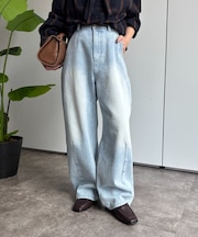カーブデニムパンツ