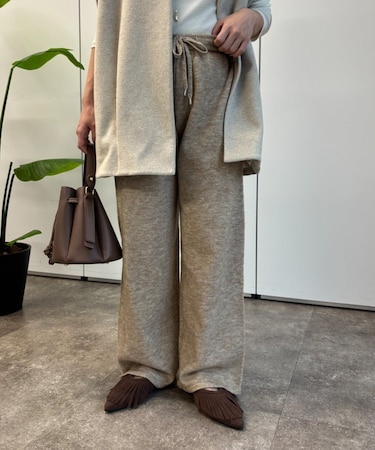 ニットパンツ