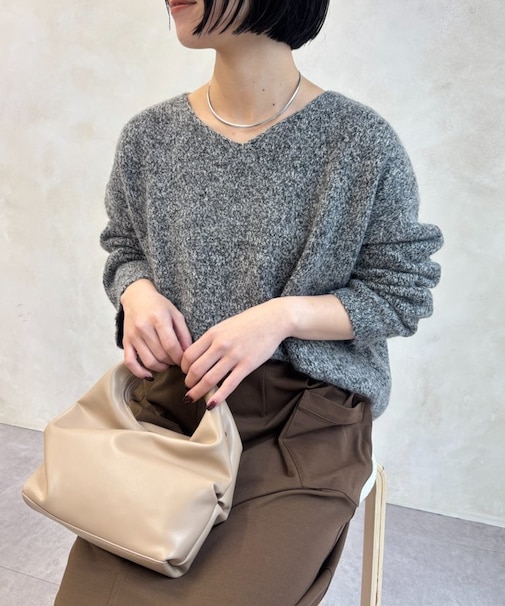 【チクチクしない】ウール混Vネックニット