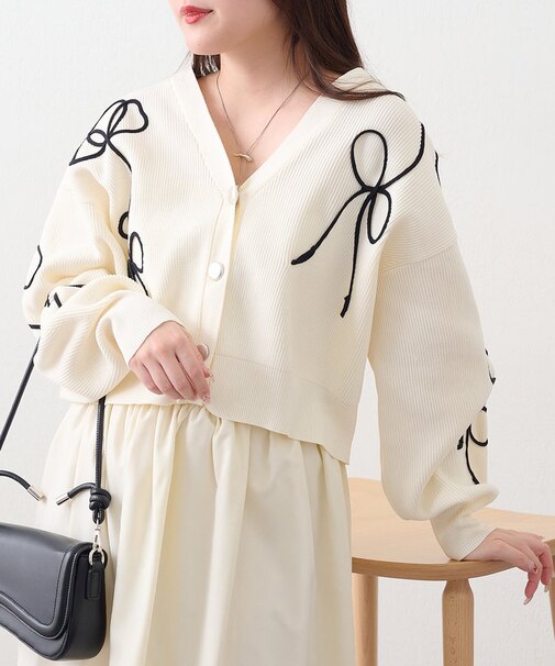 【2025 Spring/Summer】ライン刺繍ニットカーディガン
