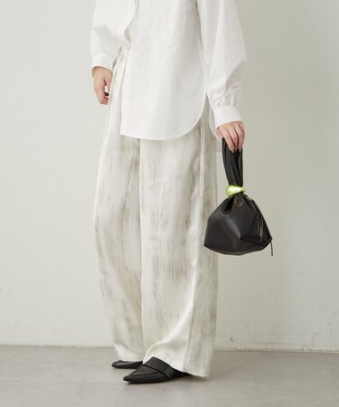 リラックス感漂うニュアンス柄イージーパンツ