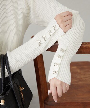 【春の新作】【OUTLET限定】袖口リボン釦ニットプルオーバー