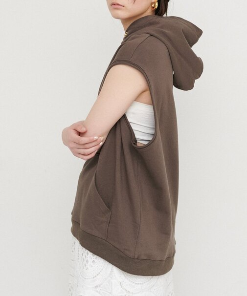 【LARUTA】フード付きショルダー裏毛プルオーバー