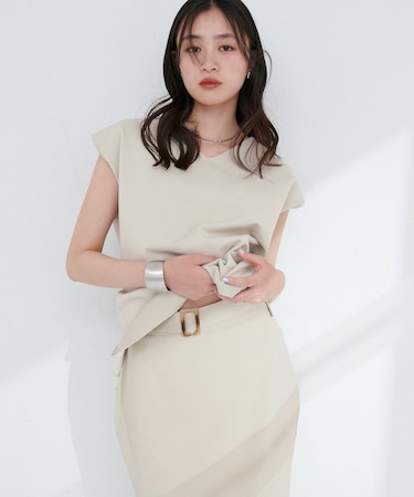 【natural couture】セットアップ対応Ｖネックシンプルニット