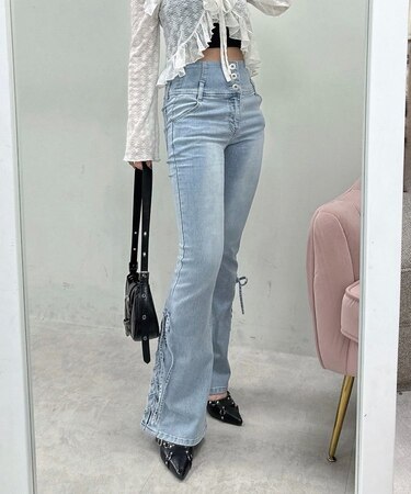 【RMAF】【脚長効果抜群◎】サイドレースUPセミフレアデニム