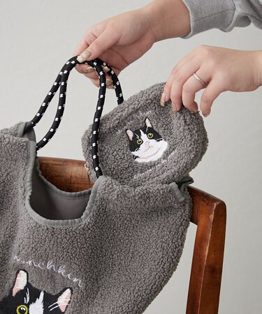 アニマル刺繍ボアポーチ