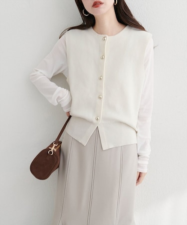 【natural couture】金釦ノースリきれいめKTベスト