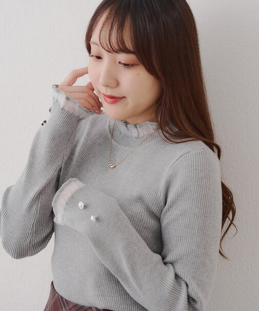 ボタンフレアスリーブニット