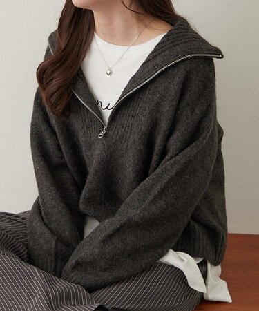 柔らかな肌さわり、ヤクタッチハーフジップニット