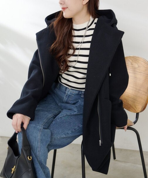 きれいめデザイン、フード付ZIPコート