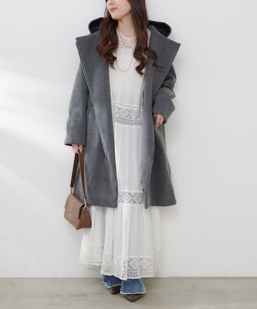 きれいめデザイン、フード付ZIPコート