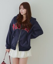 ＢＩＧロゴＺＩＰパーカー