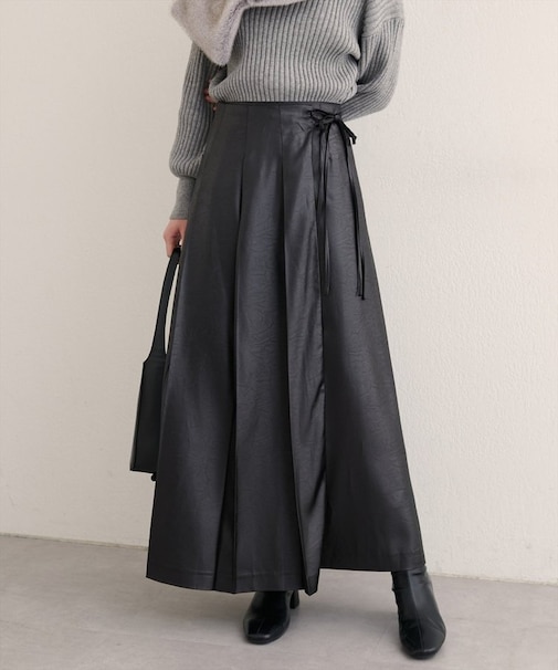 【natural couture】レザータッチプリーツラップスカート