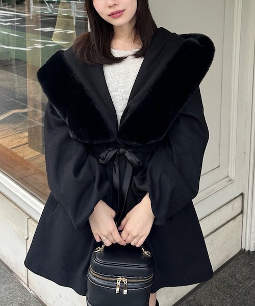 デート・推し活にもぴったり！】ファー付ビッグフードコート｜ナイ