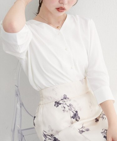 【natural couture】パール釦Vネック7分袖ブラウス