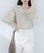 【natural couture】オープンカラー袖口シャーリングブラウス