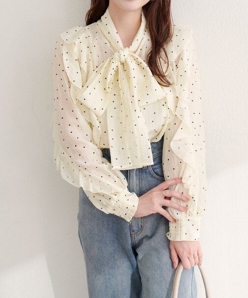 【EVERY.VERY niceclaup】ボウタイフリルブラウス