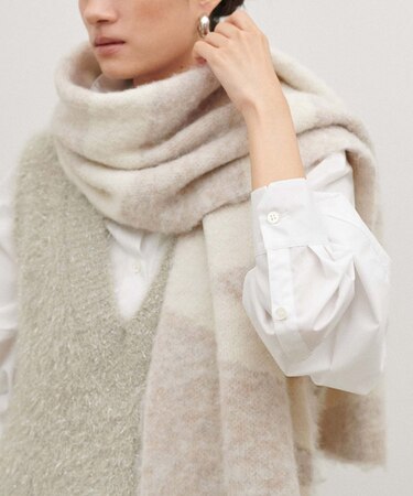 【LARUTA】ロゴマフラー