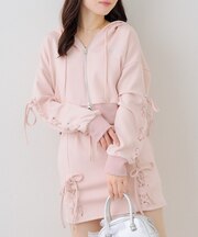 【set upで楽しめる】ロゴキラリダンボールレースUPパーカー