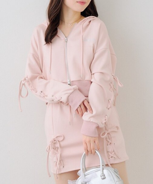 【set upで楽しめる】ロゴキラリダンボールレースUPパーカー