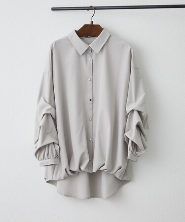 色々ボタン段々袖タケノコタックブラウス