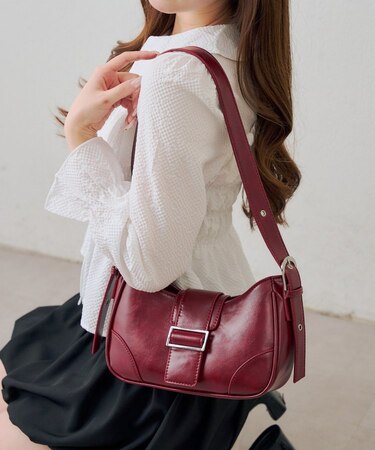 ハーフムーンベルトバッグ