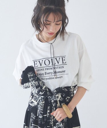 レイヤードしやすい丈感◎フォト&ロゴ刺繍ロンT