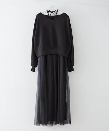 【2枚SET】Vネックニット＋チュールキャミワンピース