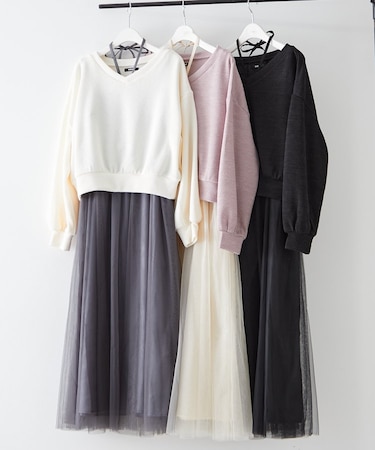 【2枚SET】Vネックニット＋チュールキャミワンピース