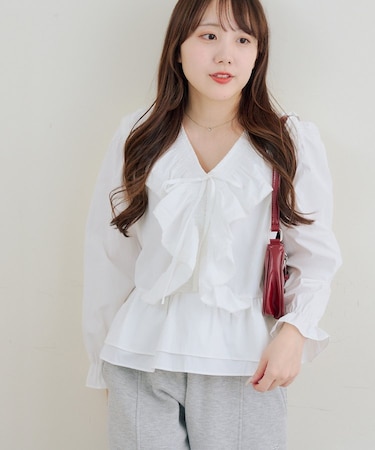 レースフリフリブラウス