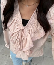 レースフリフリブラウス