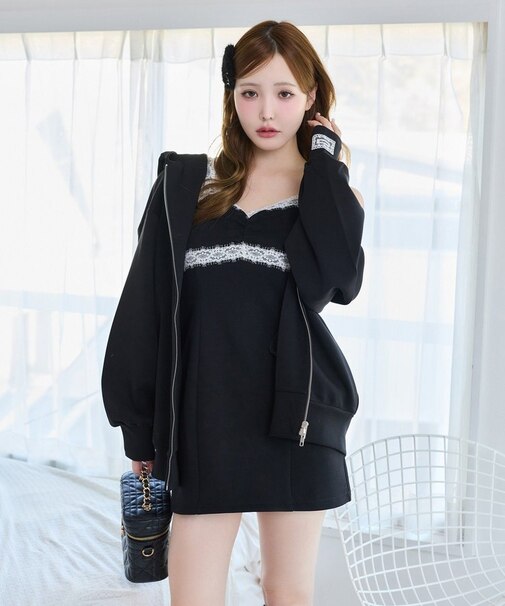 【one after anoter】フードレースパーカー