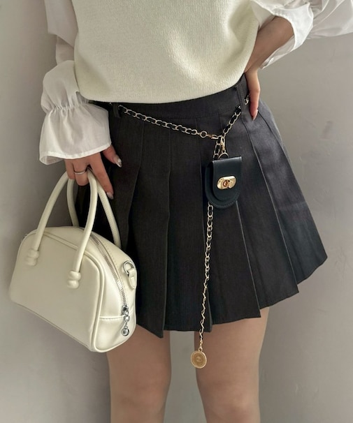 【continuer】チャーム付プリーツミニスカート