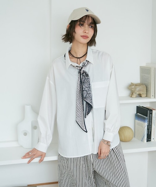 【オンオフ使える】スカーフ付きベーシックシャツ