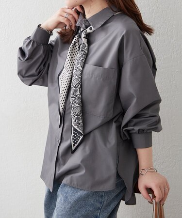 【オンオフ使える】スカーフ付きベーシックシャツ