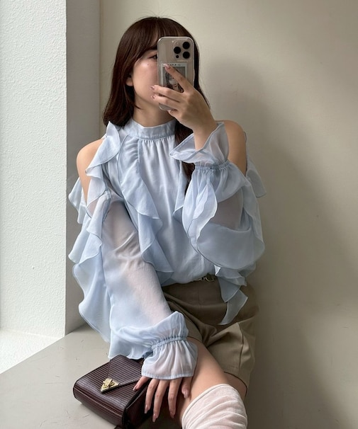 【continuer】【たっぷりフリルにときめく】ラッフルフリフリブラウス