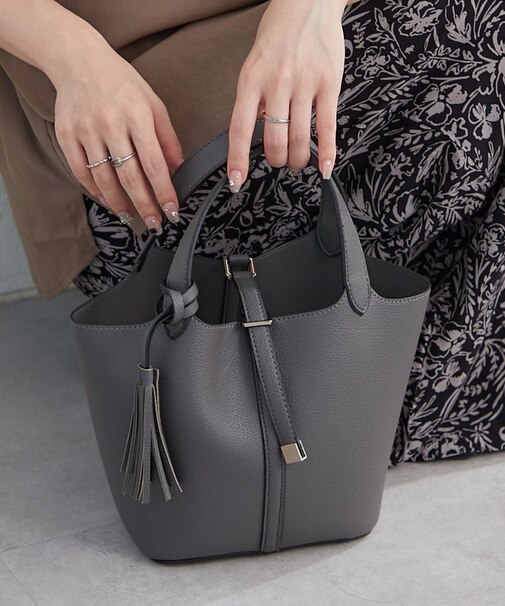 【5色展開】きれいめデザイン、タッセル付ハンドバッグ