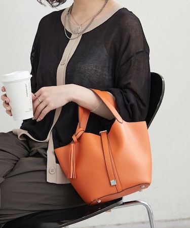 【5色展開】きれいめデザイン、タッセル付ハンドバッグ