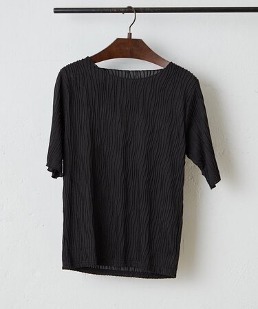 【一枚で上品に】ウェーブジャガードTシャツ