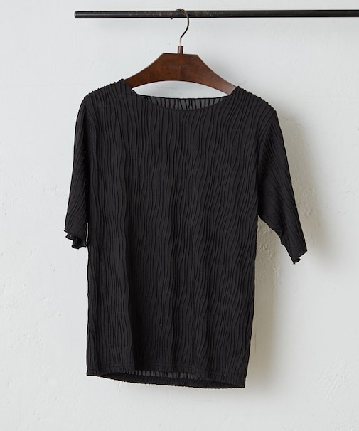 【一枚で上品に】ウェーブジャガードTシャツ