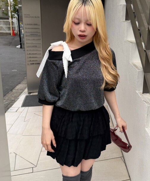 【continuer】肩レースリボンキラキラプルオーバー