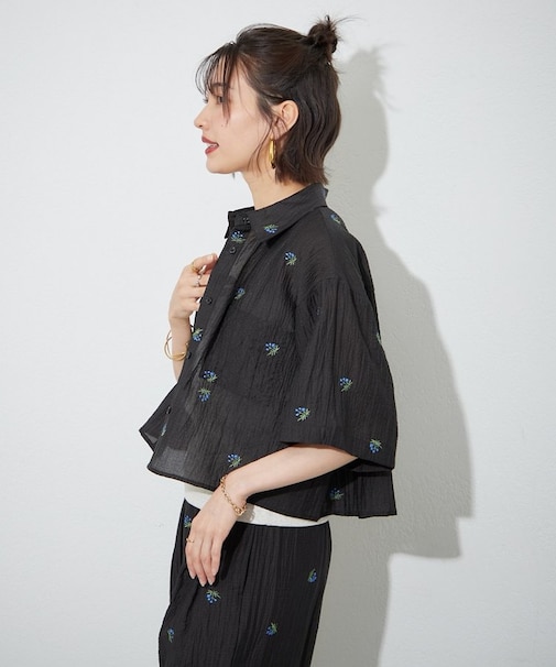 【セットアップ対応】フラワー刺繍ショート丈ブラウス