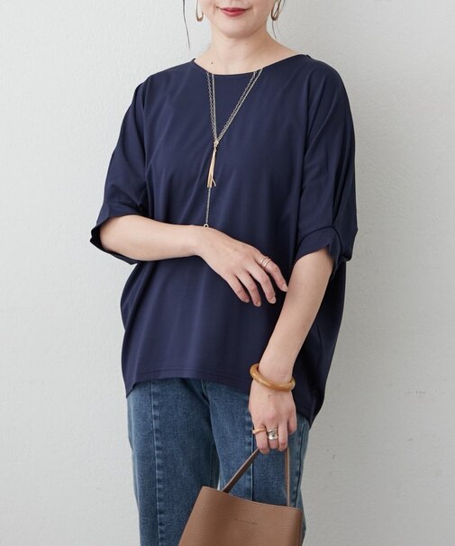 【取り外し可能】タッセルチャーム付ネックレス刺繍Tシャツ