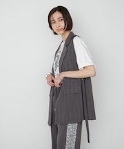 ニュアンス釦の大人のこなれジレ