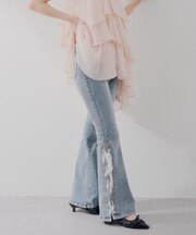 【continuer】圧倒的な美脚・脚長効果を叶える、レースアップフレアデニム